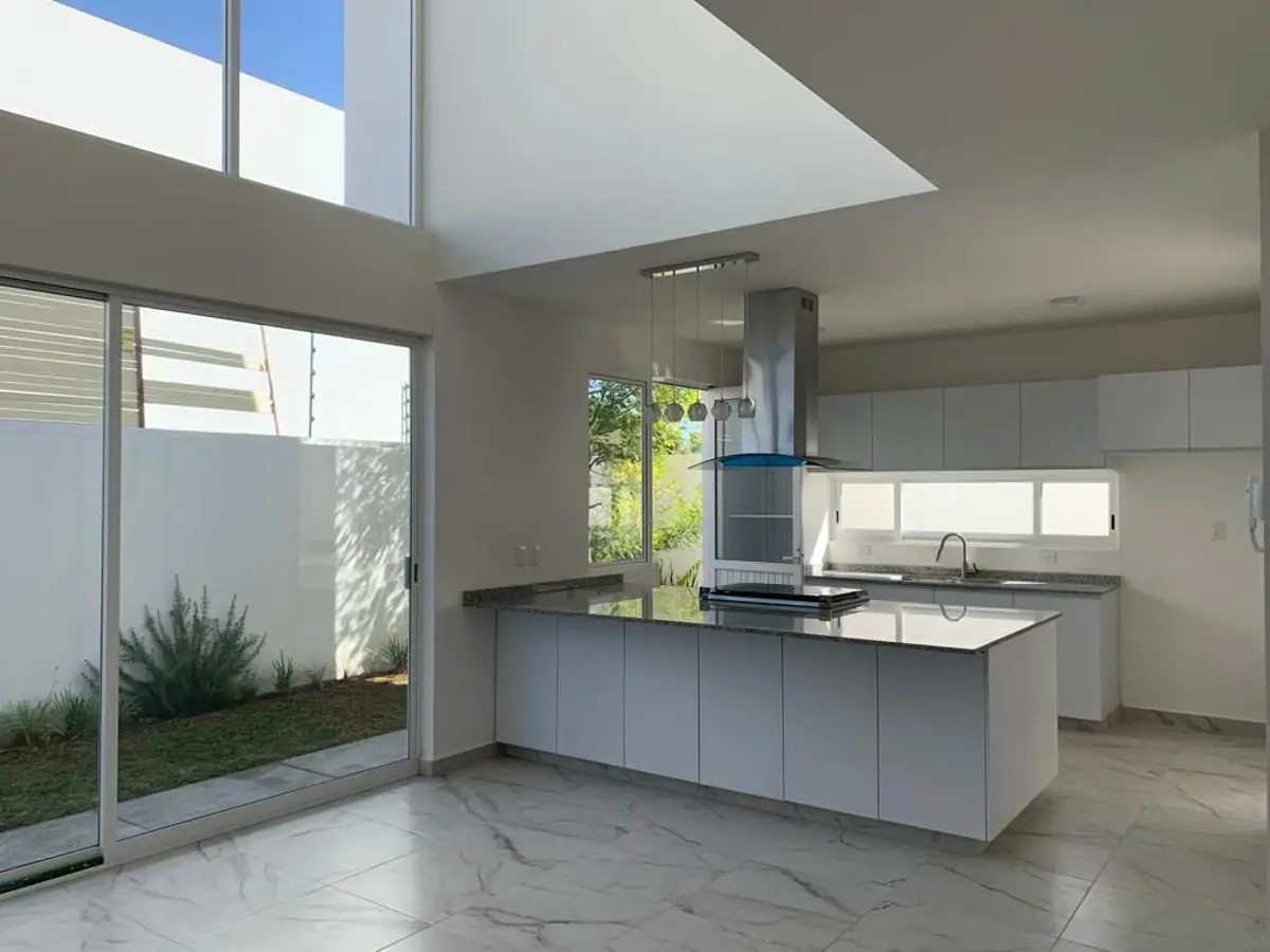 Casa en venta en Carlota Hacienda Vanegas, Corregidora — foto 1 de 17