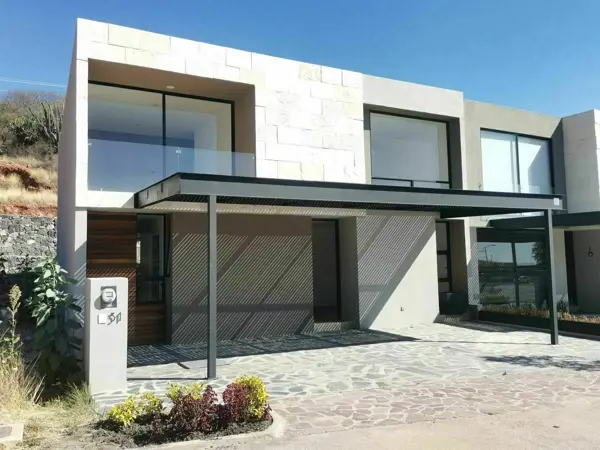 Casa en Venta en Altozano Cond Volcan Querétaro Rcv210429-ae