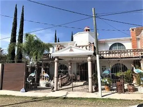 Casa en Venta Huertas la Joya con Alberca Queretaro