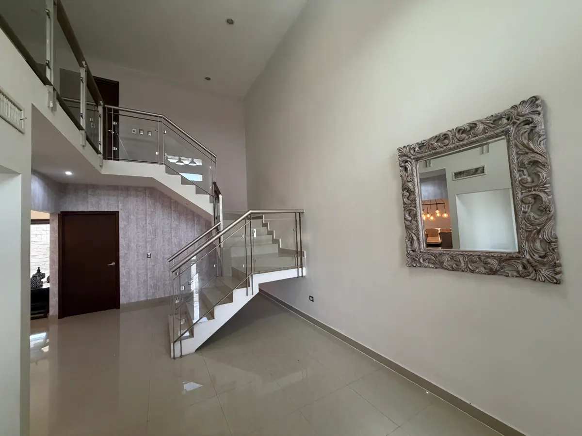 Vista 2 de Casa en venta en Cerrada Renoir, Residencial Los Fresnos