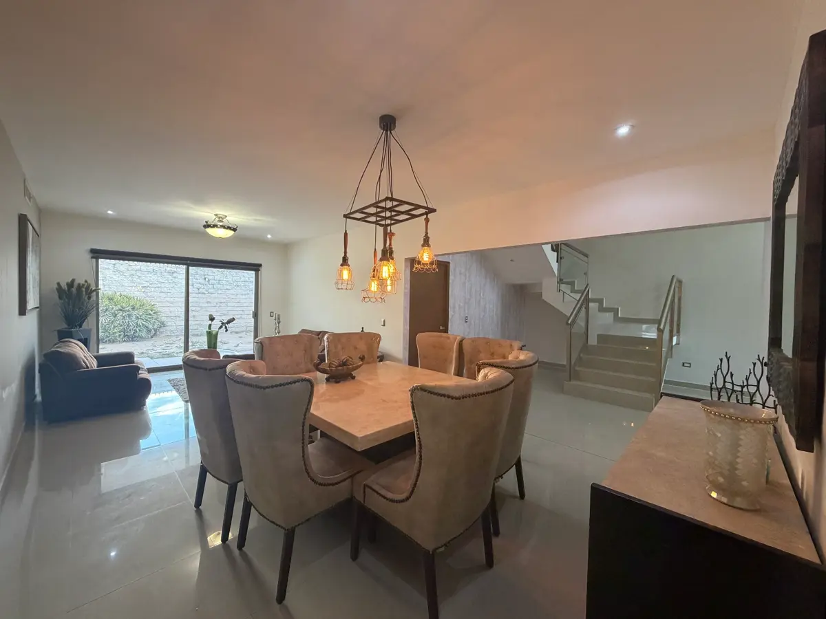 Vista 3 de Casa en venta en Cerrada Renoir, Residencial Los Fresnos