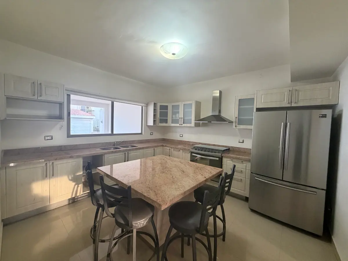 Vista 5 de Casa en venta en Cerrada Renoir, Residencial Los Fresnos