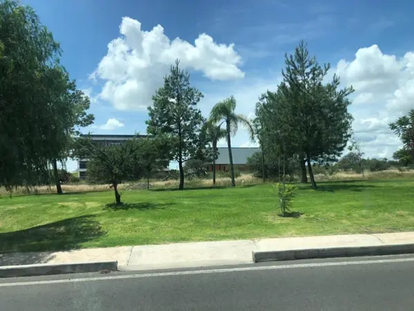 Terreno en venta en Ciudad Maderas Residencial Querétaro, El Marqués — foto 3 de 9