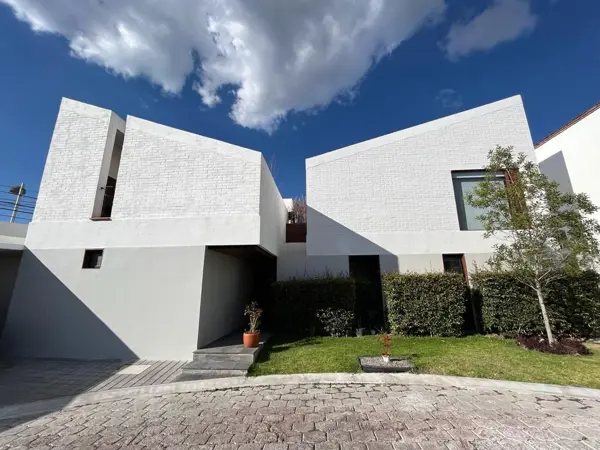 Casa en Venta con Recámara en Pb en Privada en Juriquilla