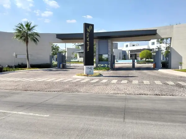 Casa en condominio en Altos Juriquilla, Querétaro con excelentes amenidades