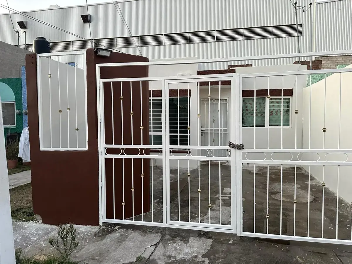 Casa en venta en Parques de Santa Cruz del Valle, San Pedro Tlaquepaque — foto 1 de 10