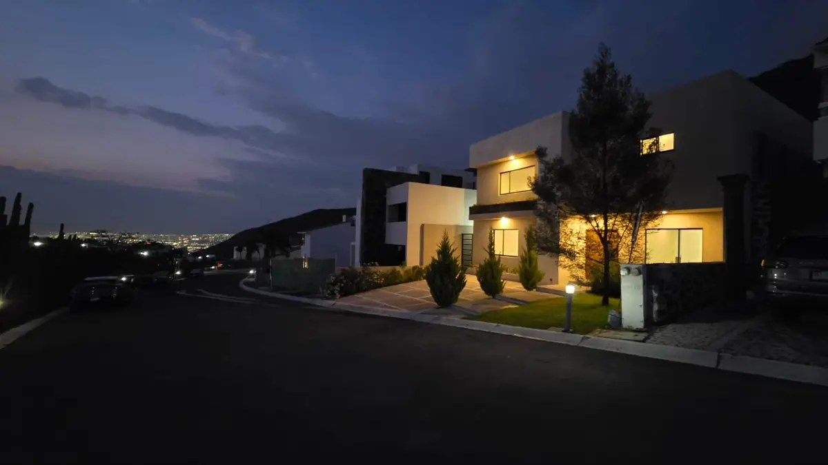 Casa en venta en Cumbres del Cimatario, Huimilpan — foto 1 de 47