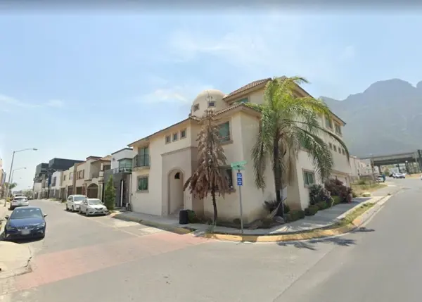 Casa en venta en Cumbres Elite, Monterrey — foto 2 de 9