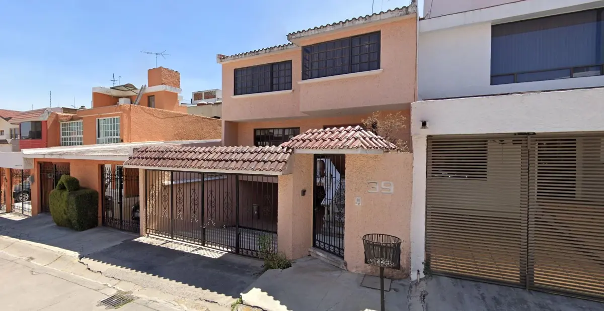 Casa en venta en Jardines de Satelite, Naucalpan de Juárez — foto 1 de 12