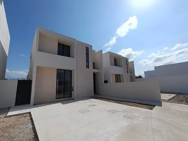 Casa Venta Mérida, equipada, 3 habits. alberca, Lote 18, Privada Alera Dzityá.