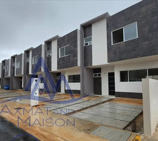 Casa en Venta en Jardines del Sur 6, Benito Juárez, Quintana Roo JX71