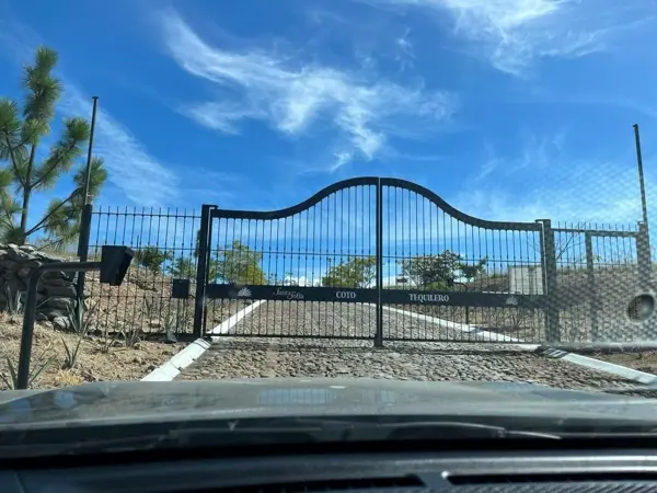 Terreno en venta en Santa Sofía Hacienda Country Club, El Arenal — foto 2 de 15