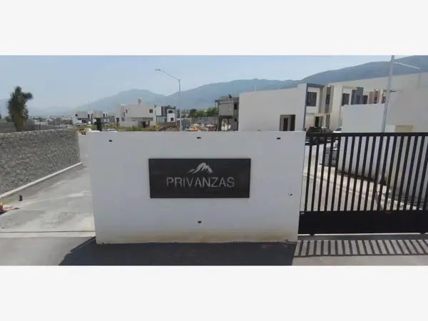 Casa en venta en Real del Sol, Saltillo — foto 3 de 12