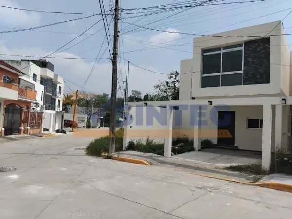 Casa en venta en Circulo Michoacano, Poza Rica de Hidalgo — foto 2 de 16