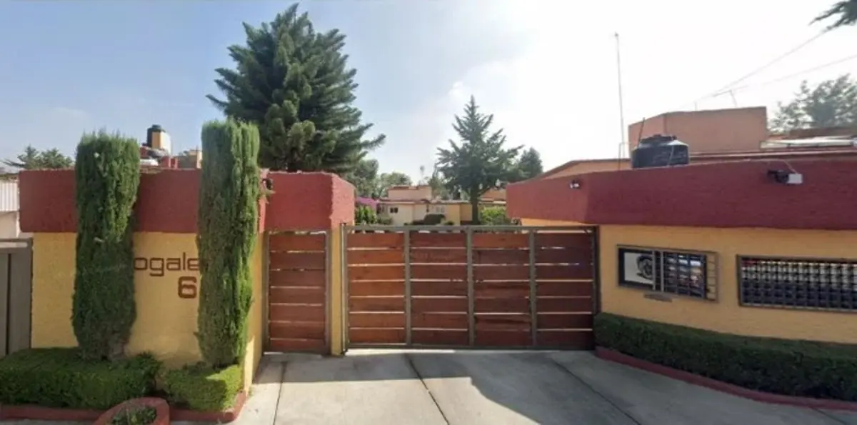 Casa en venta en San Nicolás Totolapan, La Magdalena Contreras — foto 1 de 14