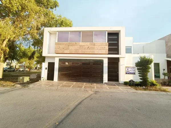 Casa en venta en Rincón las Trojes, Torreón — foto 2 de 53