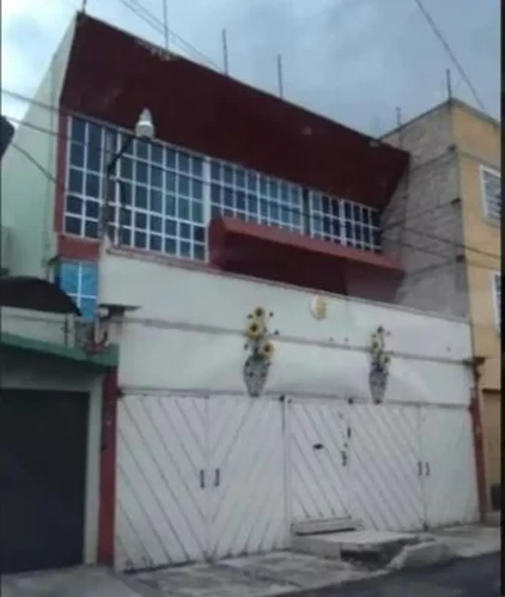 Casa en venta en Presidentes Ejidales 1a Sección, Coyoacán — foto 1 de 11