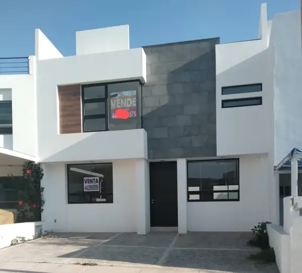 Casa en Venta en Residencial El Refugio, Querétaro - Espaciosa y Moderna