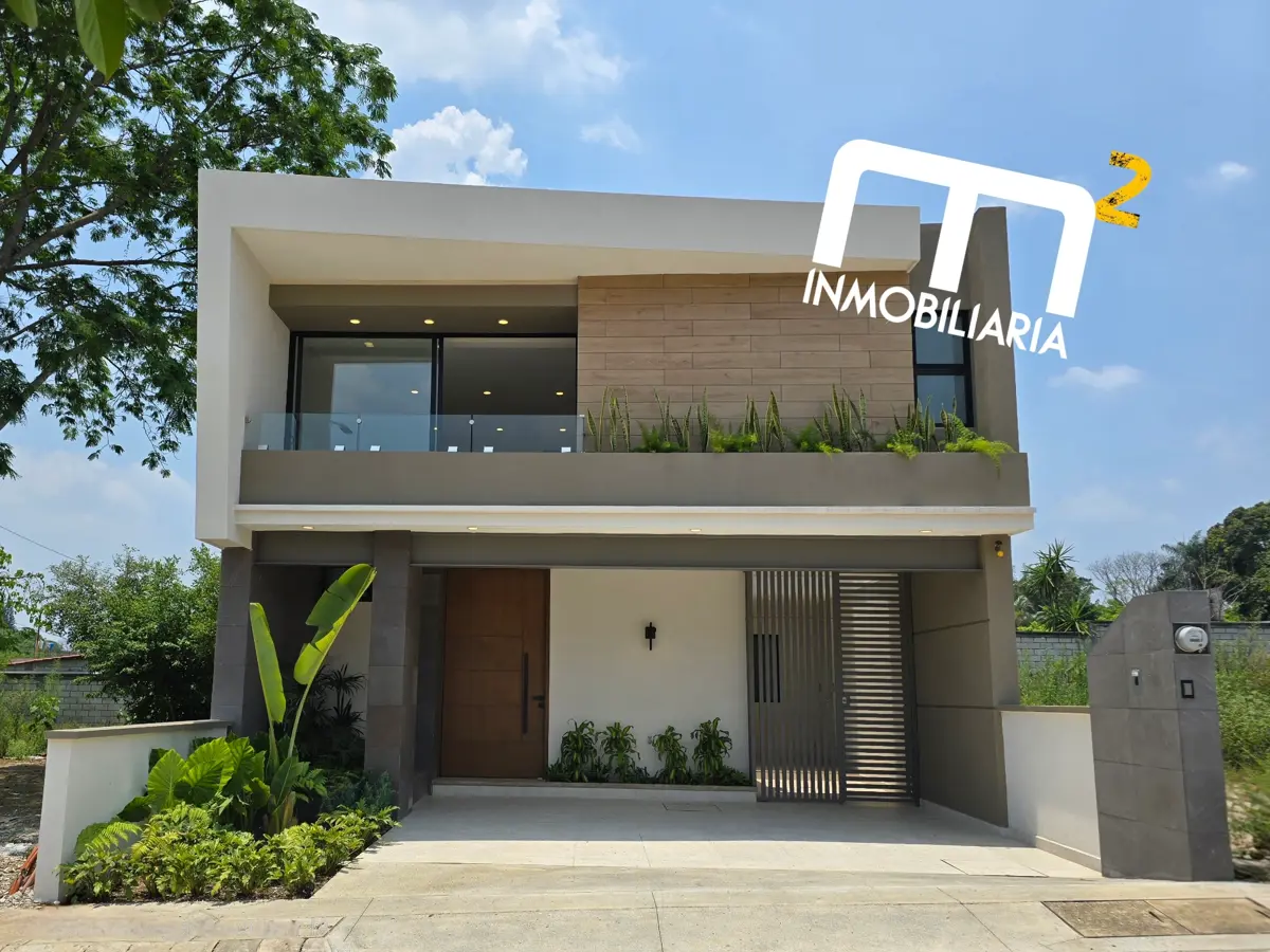 Casa en venta en La Salle 1ra. Sección, Fortín — foto 1 de 30
