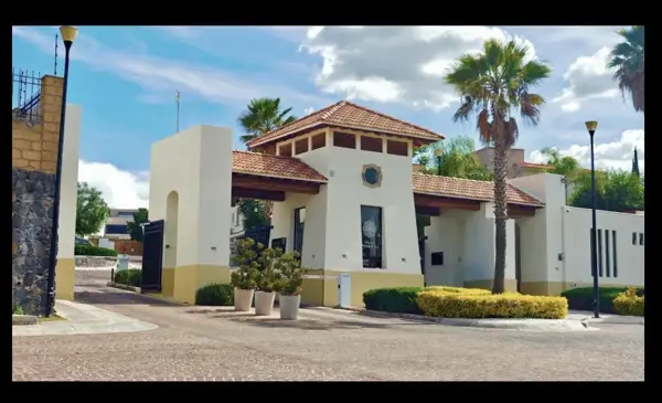 Casa Amueblada en Venta en Cumbres del Lago, Juriquilla, Querétaro