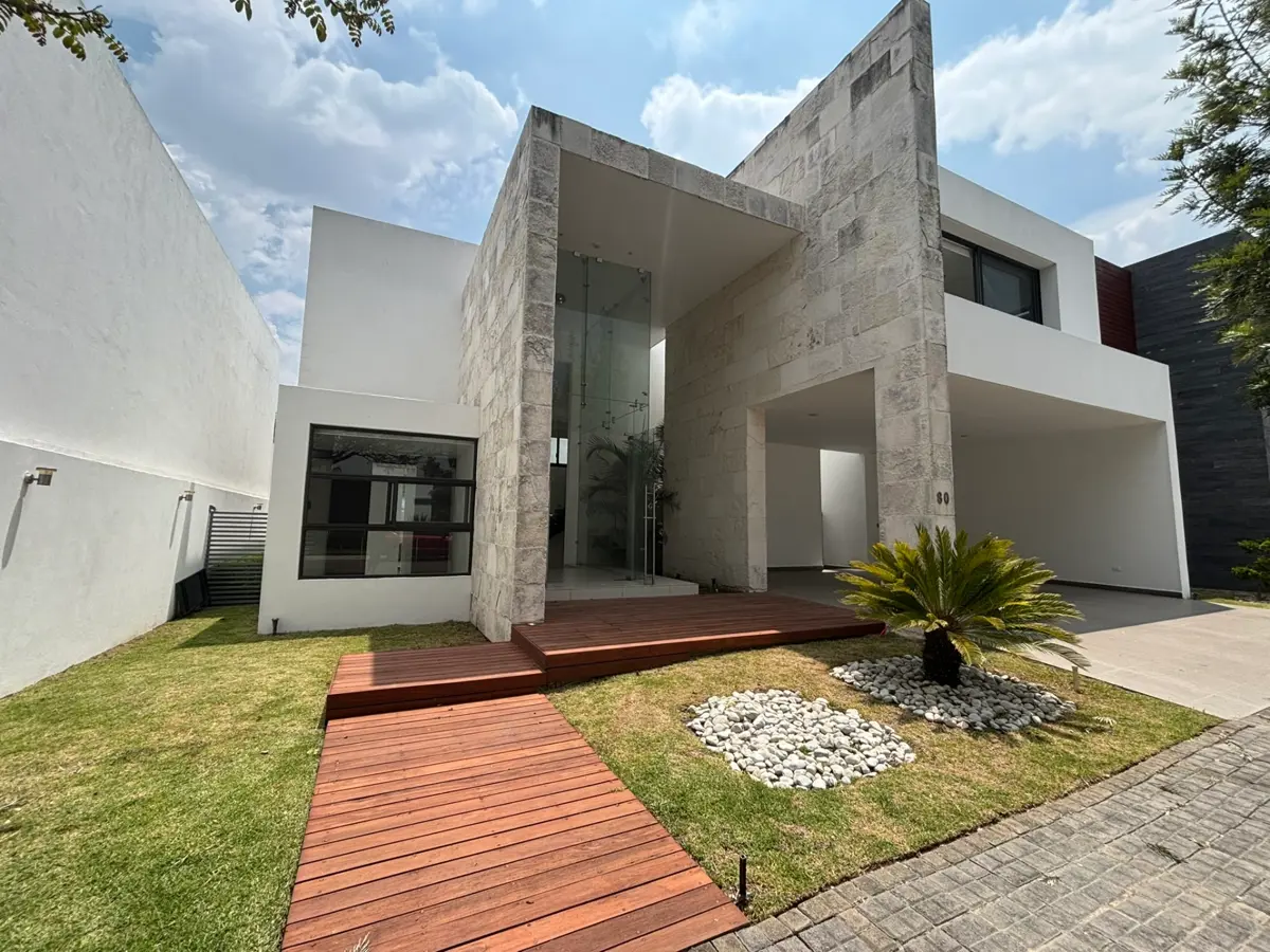 Casa en venta en Lomas de Angelópolis, San Andrés Cholula — foto 1 de 27