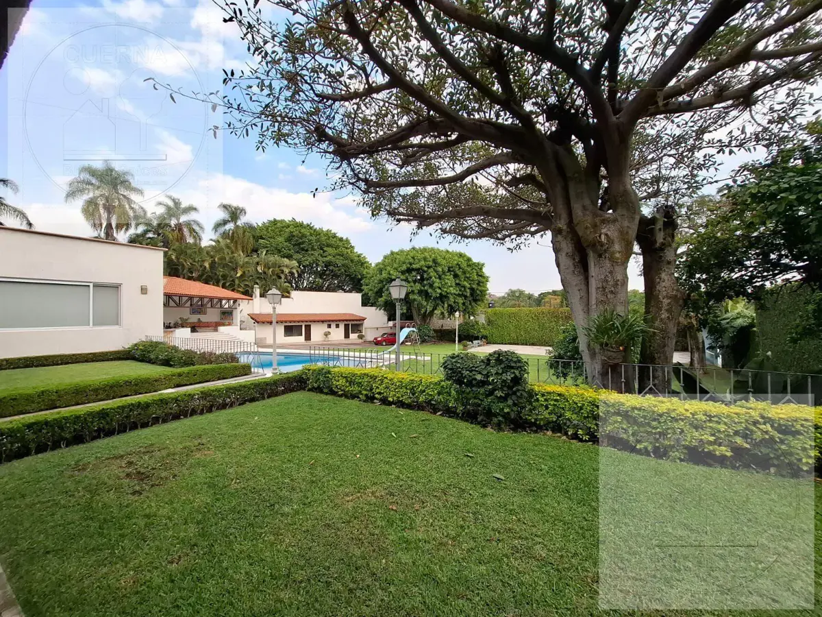 Casa en venta en Manantiales, Cuernavaca — foto 1 de 46