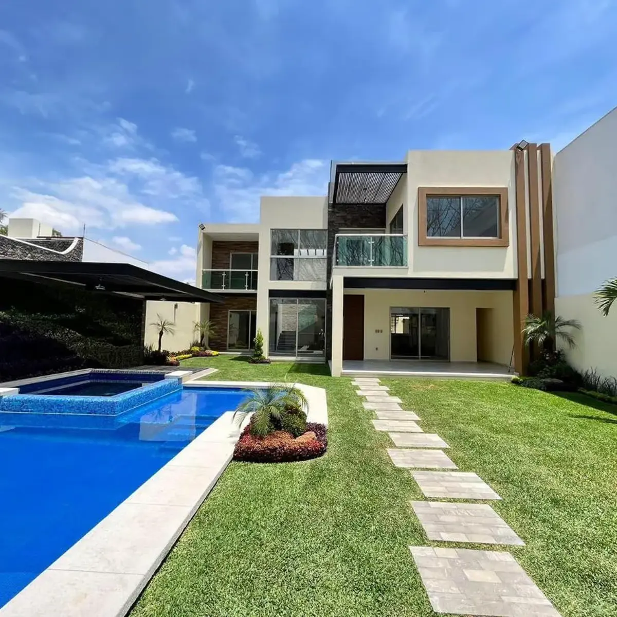 Casa en venta en Lomas de Vista Hermosa, Cuernavaca — foto 1 de 38