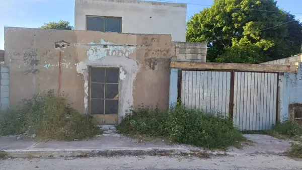 Casa en venta en San Antonio Xluch III, Mérida, con alberca y 4 recámaras