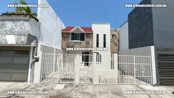 Tu Familia Merece Espacio: Casa amplia, 3 Recámaras y Garage para 3 Autos