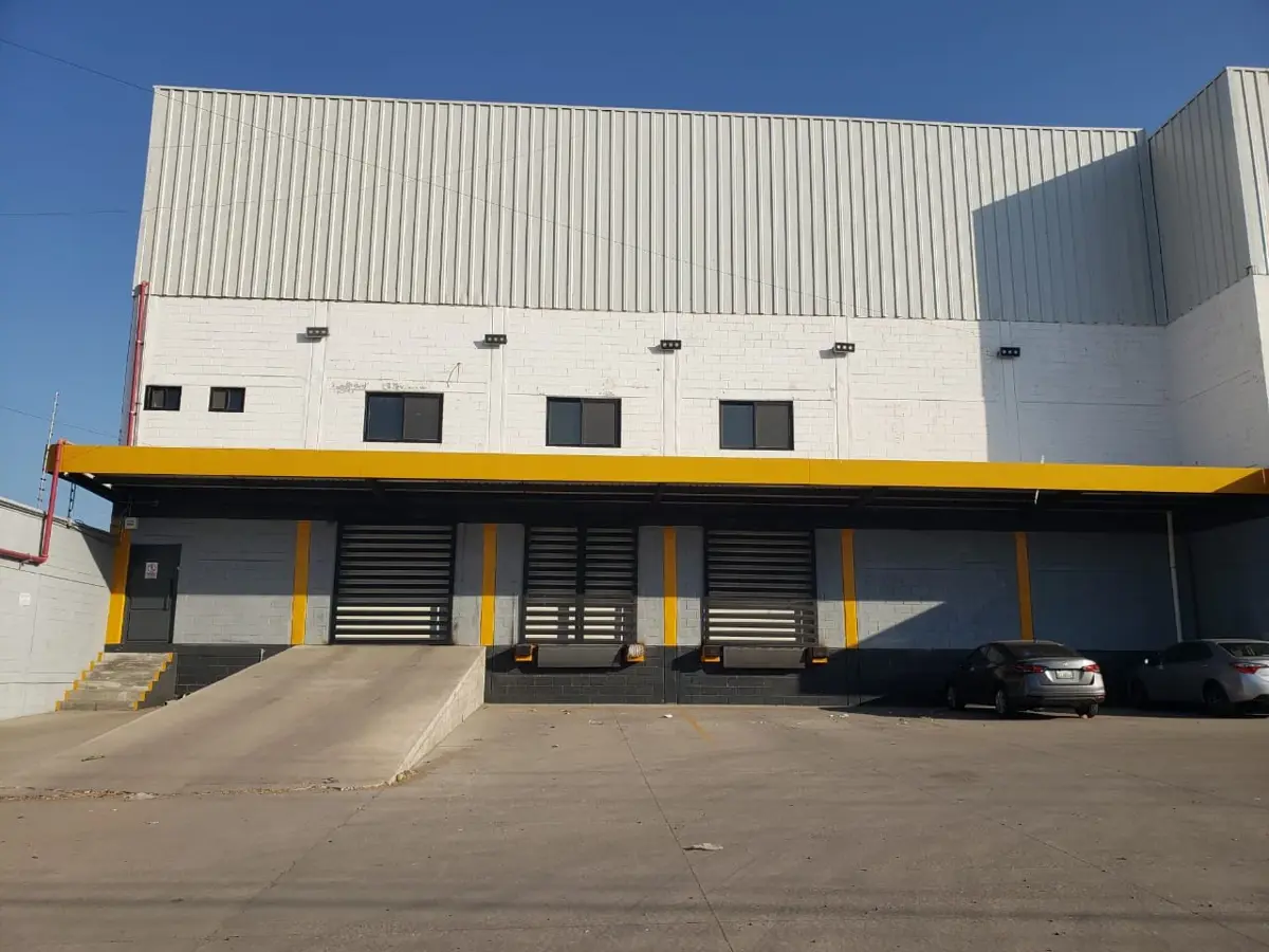 Bodega en renta en San Benito, Culiacán — foto 1 de 11