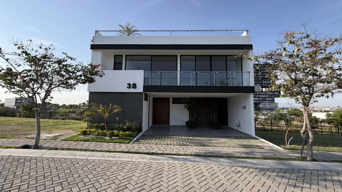 Casa en venta en Lomas de Angelópolis, San Andrés Cholula — foto 1 de 35