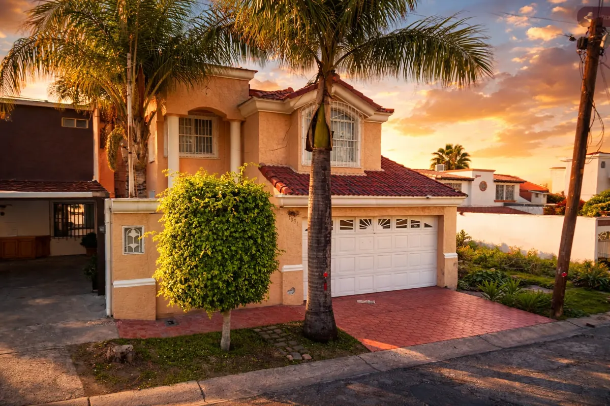 Casa en venta en Playas de Tijuana Sección Jardines del Sol, Tijuana — foto 1 de 15