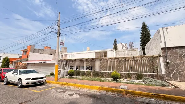 Renta oficinas con servicios, Col. La Paz