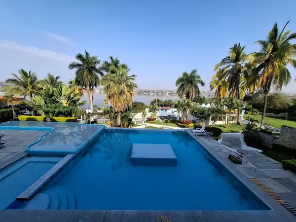Hotel en venta en Tequesquitengo, Jojutla — foto 3 de 67