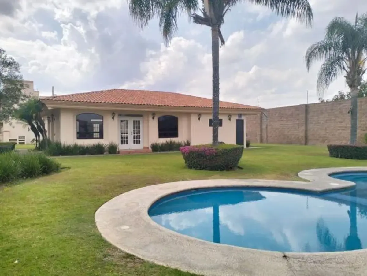 Casa en renta en Villa California, Tlajomulco de Zúñiga — foto 1 de 6