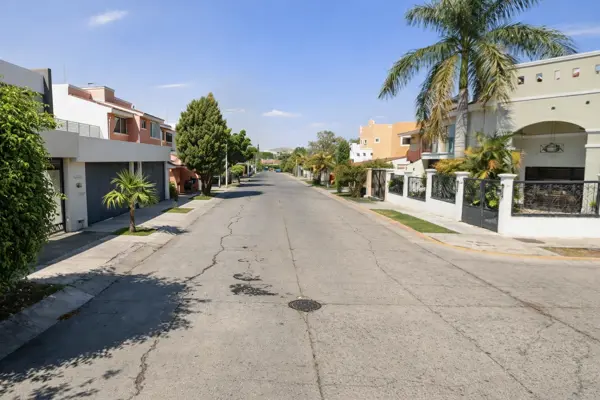 Casa en venta en Bugambilias, Zapopan — foto 3 de 10
