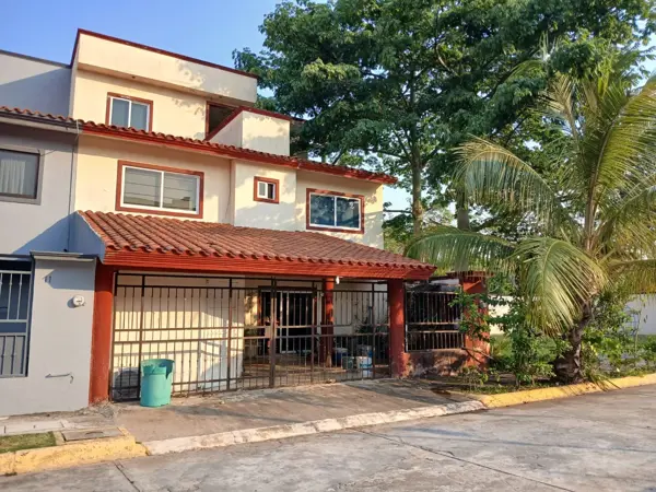 Casa en venta en Plutarco Elías Calles (Cura Hueso), Centro — foto 2 de 10