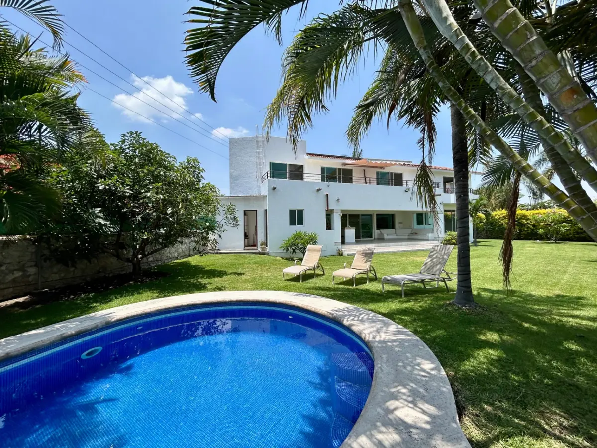 Casa en venta en Lomas de Cocoyoc, Atlatlahucan — foto 1 de 34