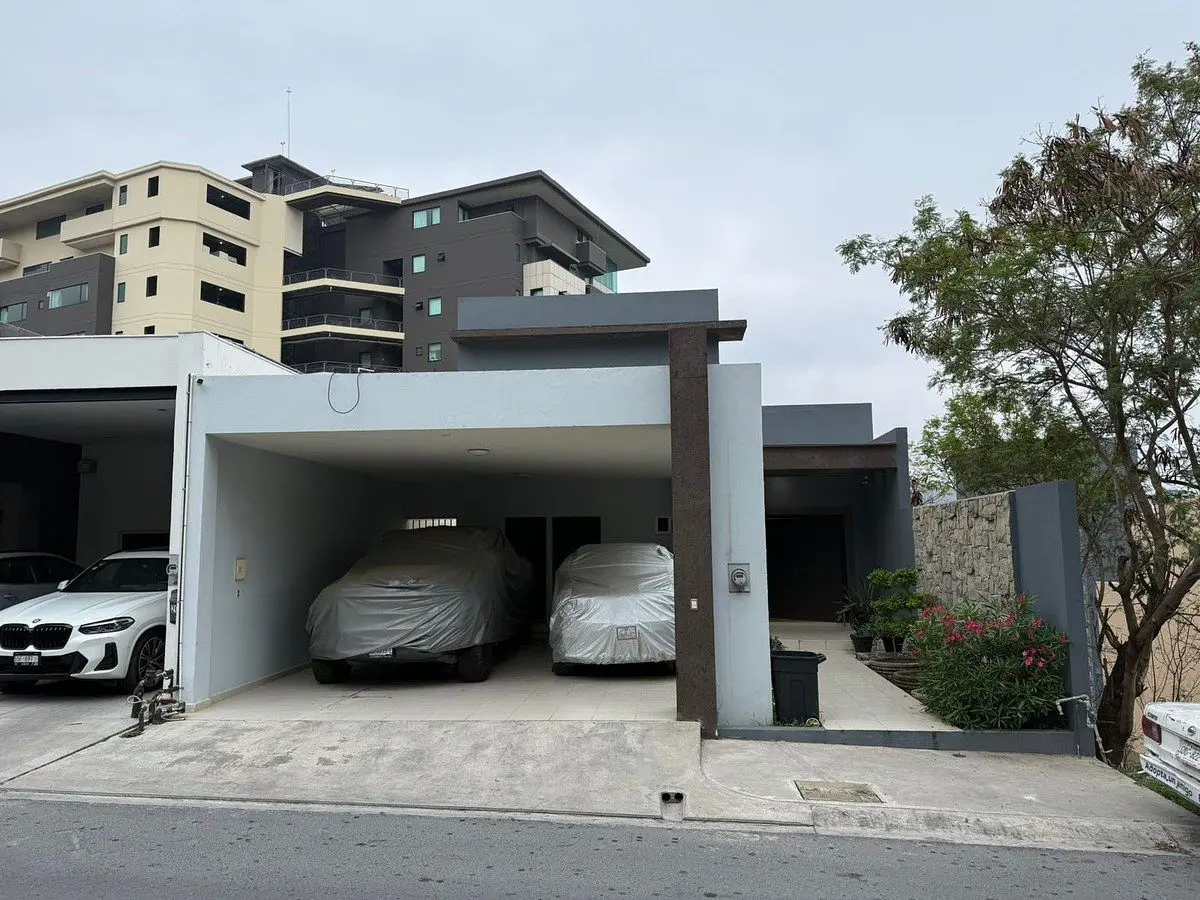 Casa en venta en Vista Real, San Pedro Garza García — foto 1 de 19