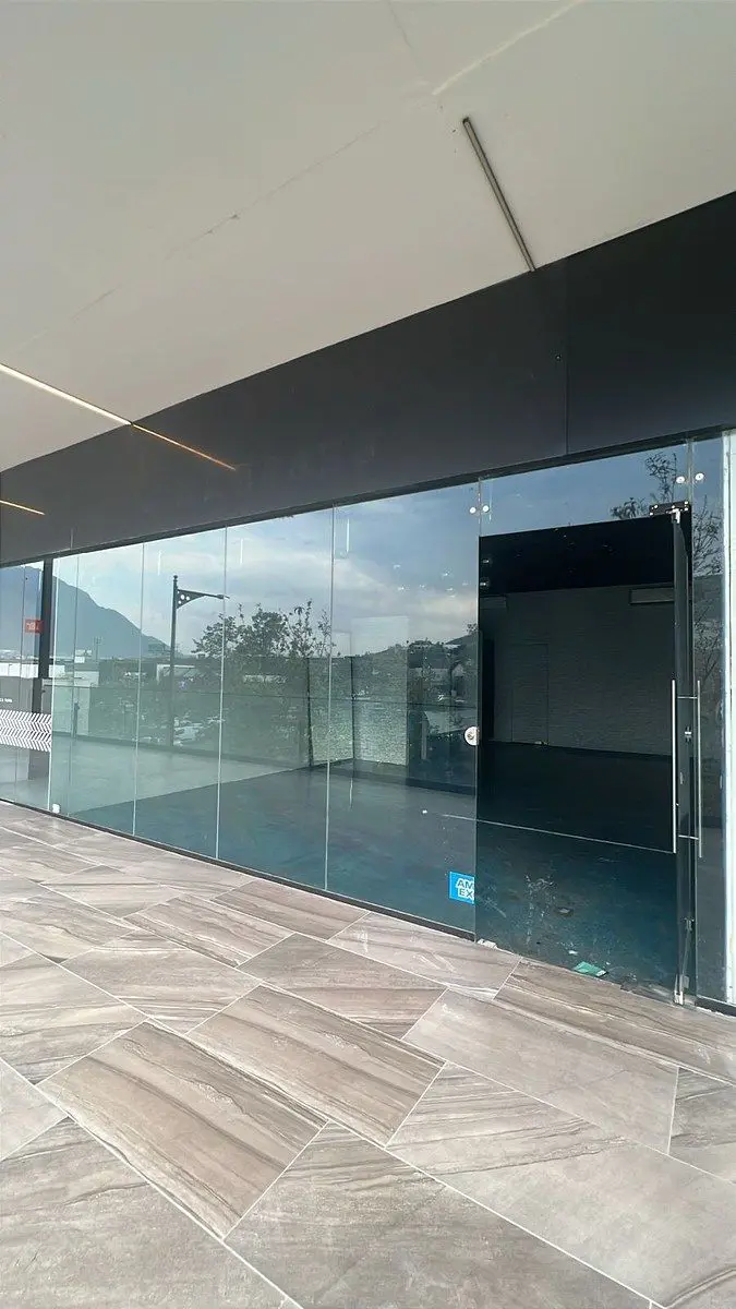Local en renta en El Uro, Monterrey — foto 1 de 12
