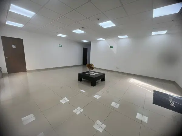 BODEGA CON OFICINAS EN VENTA ZONA APODACA ( AVE. MIGUEL ALEMAN )