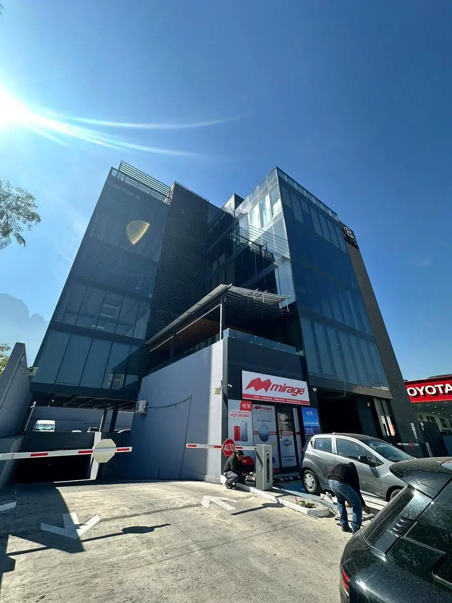 Oficina en venta en Cumbres Elite 7 Sector, Monterrey — foto 1 de 16