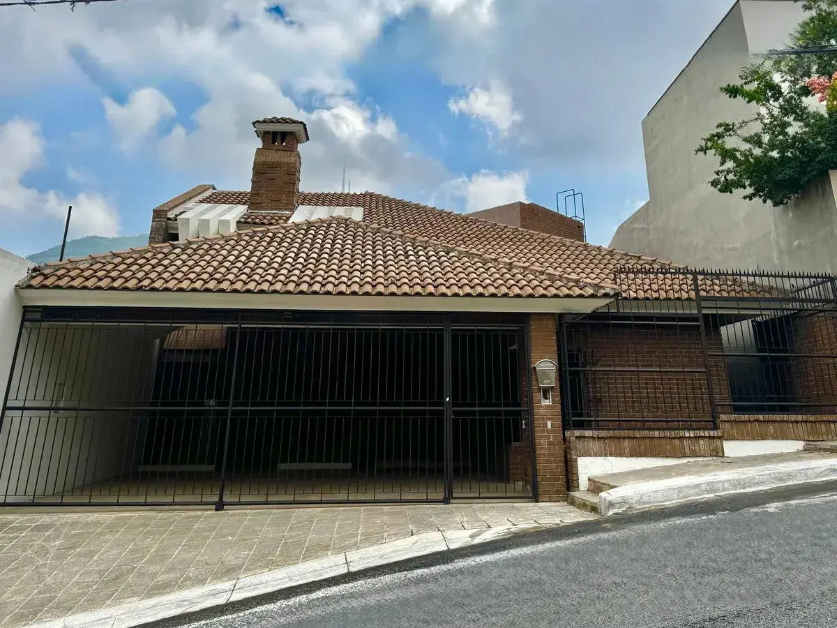 Casa en venta en Los Colorines, San Pedro Garza García — foto 1 de 9