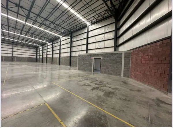 BODEGA INDUSTRIAL EN RENTA ZONA SANTA CATARINA