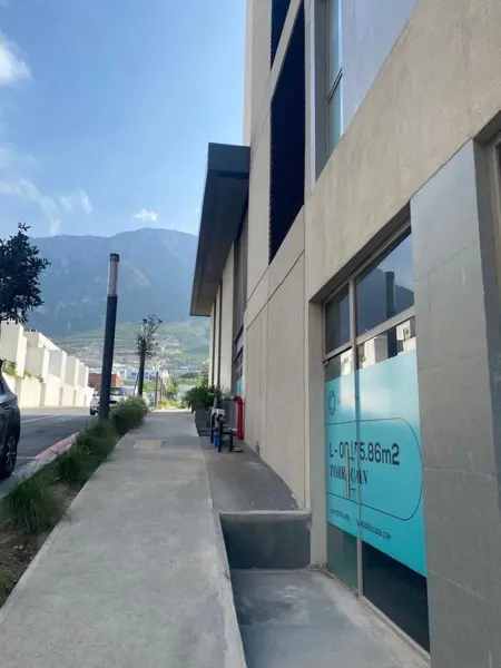 Local en renta en Vía Cordillera, Santa Catarina — foto 3 de 4