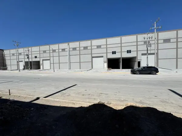 Bodegas en Renta en T.A.D. Pemex Refinería, El Palmar, con 3,840 m2 techados y 320m2 de oficina