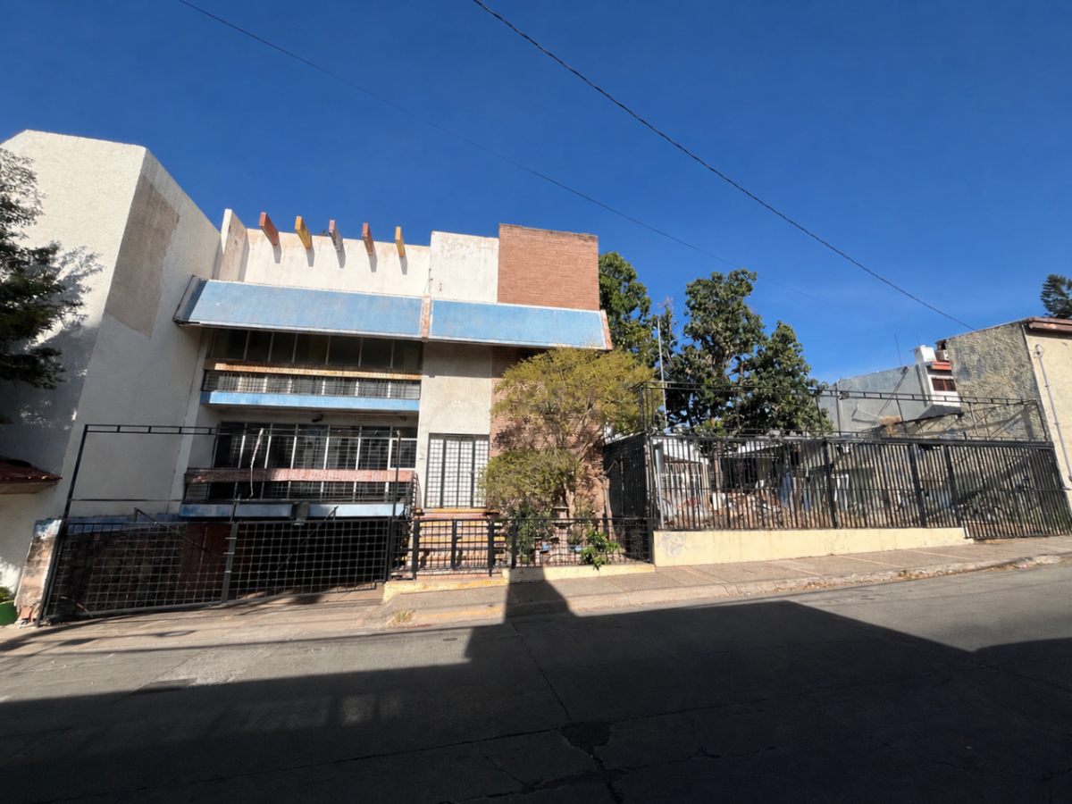 Residencia en Venta con Amplias Instalaciones en Colonia Guadalupe, Culiacán Residencia en Venta con Amplias Instalaciones en Colonia Guadalupe, Culiacán