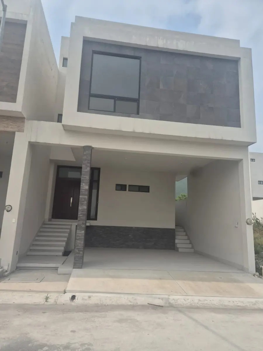 Casa en venta en La Montaña, García — foto 1 de 23