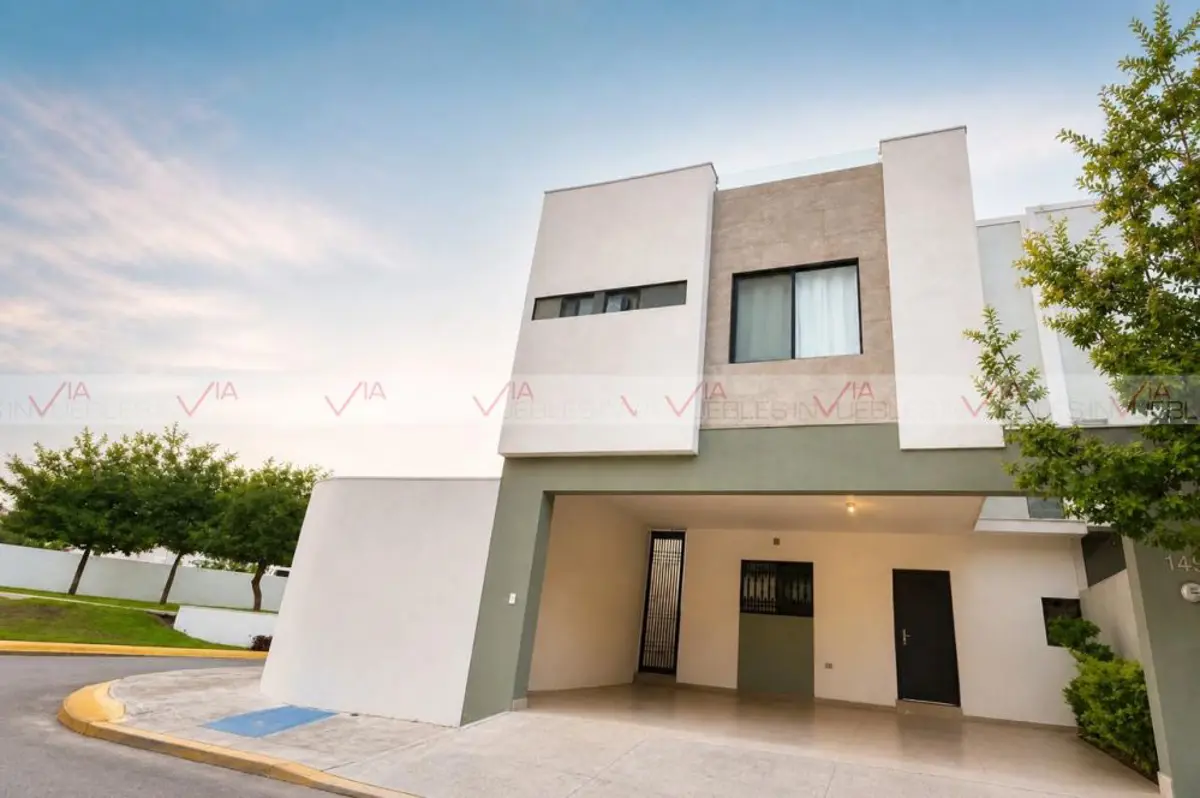 Casa en venta en Privalia Cumbres, García — foto 1 de 15