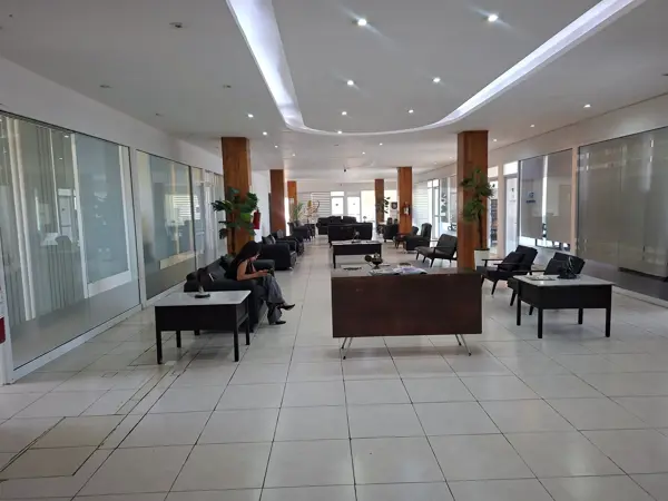RENTA DE OFICINAS COMERCIALES CON EXCELENTE UBICACION AL CENTRO DE LA CIUDAD